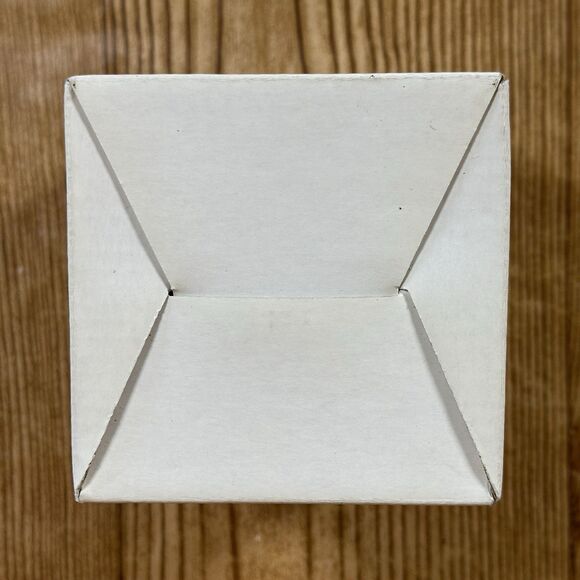 Avon Holiday Treasures Pircelain Musical Ornament Hot Air Balloon 2002 - Picture 14 of 14